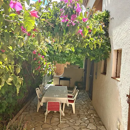 La Maison Aux Bougainvilliers Сasa de vacaciones Saleilles
