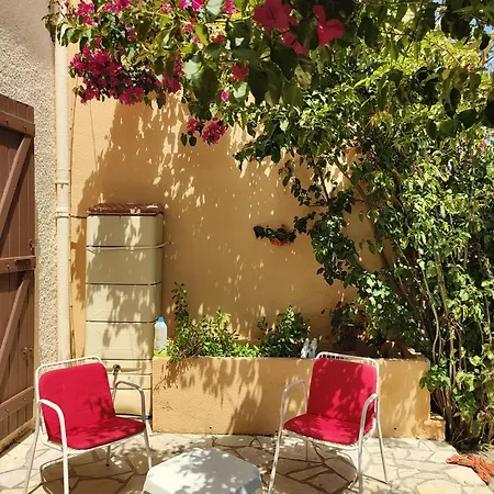 La Maison Aux Bougainvilliers Feriehus *