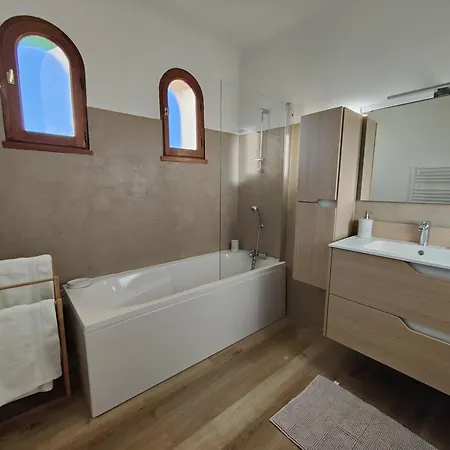 La Maison Aux Bougainvilliers *